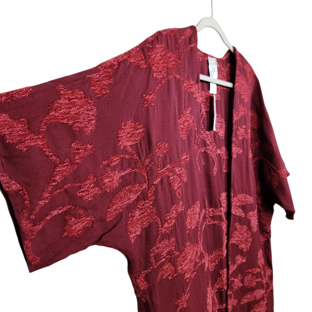 Chico's Chenille Floral Jacquard Fringe Red Ruana Shawl NWT Womens Size S/M - Picture 5 of 11